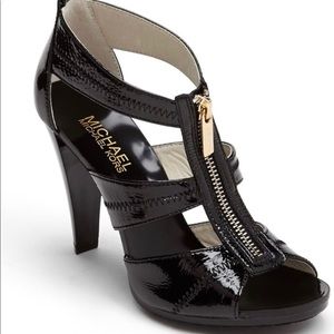 Micheal Kors Berkeley T Strap Sandal
